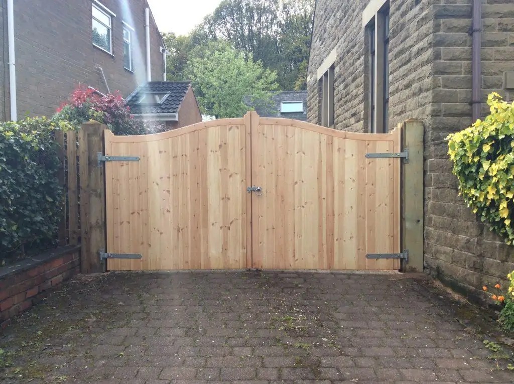 Fence Repair & Restoration